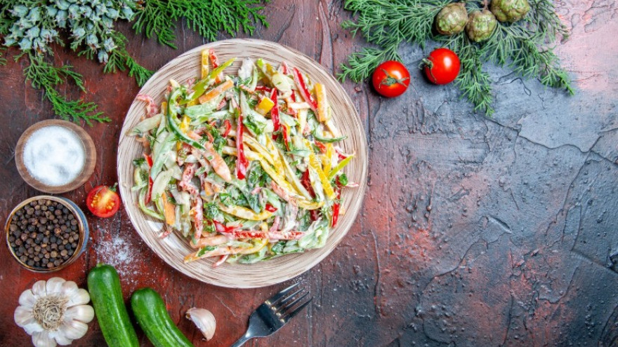 Гастрономический календарь: сколько дней можно доедать «Наполеон» и мясо