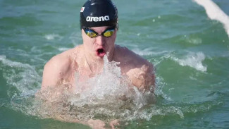 Ямалец Лев Агафонов установил рекорд России по зимнему плаванию