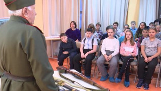 Тяжелые и правдивые истории. О чем общались ямальские школьники с потомственным казаком