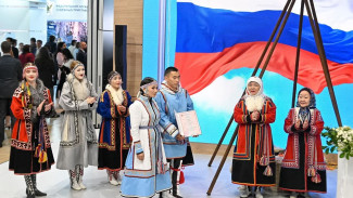 Ямал представил традиционную ненецкую свадьбу на Петербургском юридическом форуме