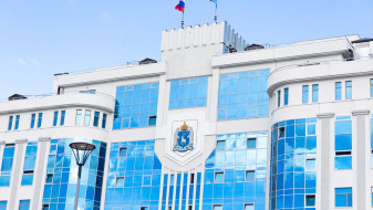 Дмитрий Артюхов поздравил финансистов Ямала с профессиональным праздником