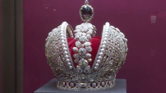Императорская корона и именные алмазы: в Якутии открылась выставка ювелирного искусства