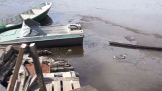Ямальские спасатели устранили последствия разлива нефтепродуктов на реке Полуй 