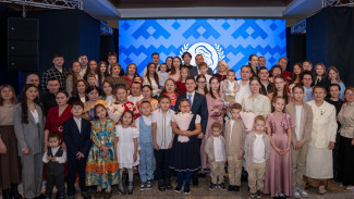 Ямальские семьи получили высокие награды в преддверии Дня матери