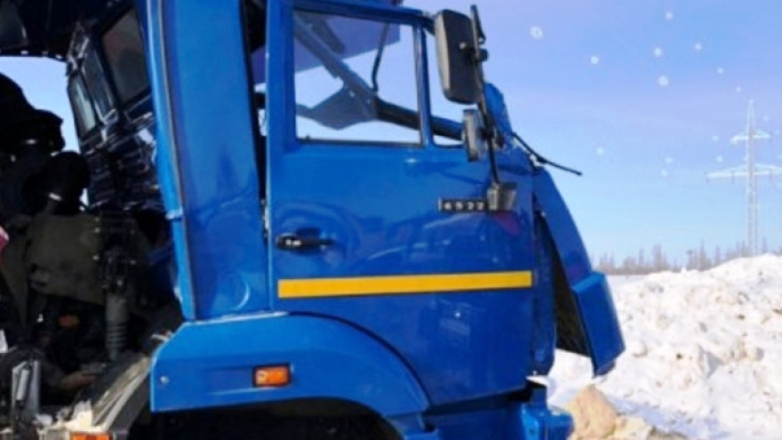 Водитель грузовика погиб в ДТП рядом с месторождением на Ямале