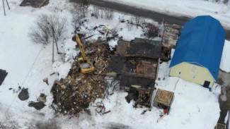В Ханымее избавляются от деревянных домов, признанных аварийными