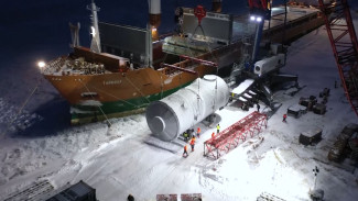 Прибывают миллионы тонн грузов: в красноярской Дудинке продолжается зимняя навигация