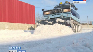 Гибрид «Жигулей» и трактора, собранный жителем Барнаула, доказал, что танки не только грязи, но и снега не боятся