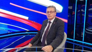 Рифат Сабитов встретился с полпредом Президента в СЗФО на полях культурного форума