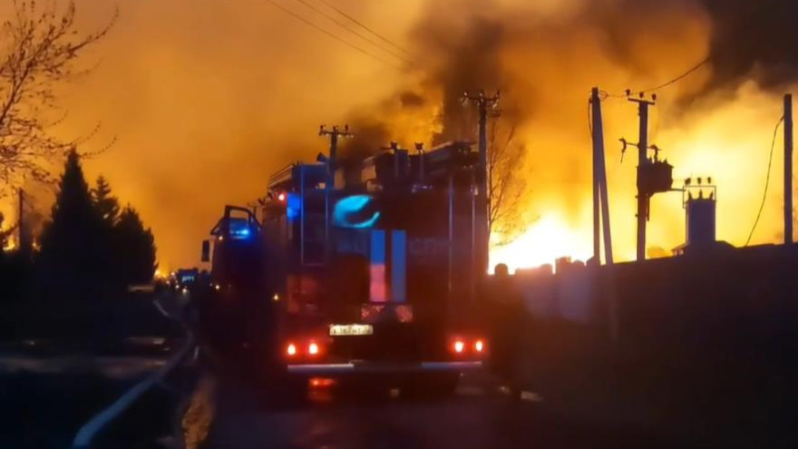 МЧС: в тюменском селе Успенка спасатели отстояли более 1000 жилых домов в страшном пожаре