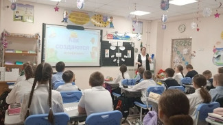 Торжественные линейки, посвященные Году единства народов России, начались в школах ЯНАО