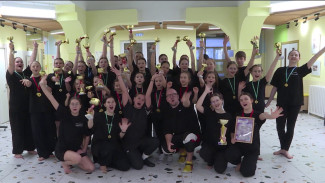 Танцоры из Лабытнанги завоевали двадцать пять кубков на международных конкурсах