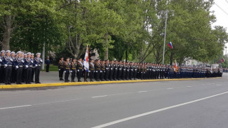 Ямальцы принимают участие в праздничном шествии в День Победы в Севастополе