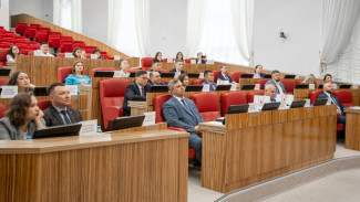 От поддержки участников СВО до тарифов на газ: в парламенте Ямала стартовала осенняя сессия 
