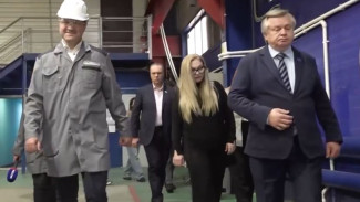 На месте виднее: окружные парламентарии посетили ключевые соцобъекты и предприятия Ноябрьска