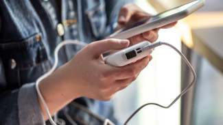 Пауэрбанк в самолете: новые правила перевозки