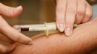 В России начали использовать плазму крови переболевших для лечения COVID-19