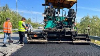 В Салехарде залатали 8 тысяч квадратных метров дорожных ям