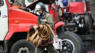 В Пуровском районе пожар уничтожил «КамАЗ» 
