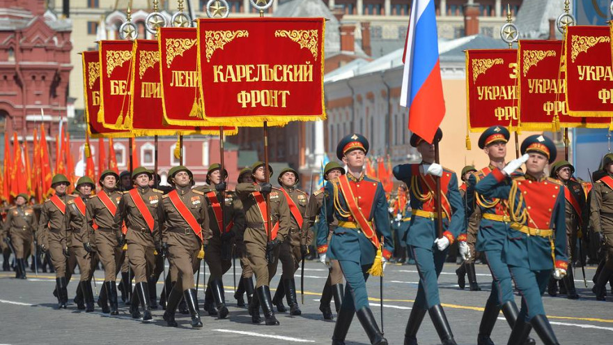 В Кремле прокомментировали проведение Парада Победы в 2021 году  