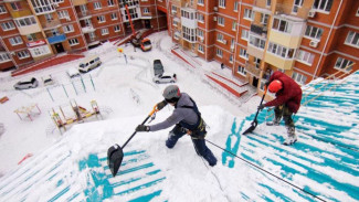 На Ямале начнут жестче наказывать УК за плохую уборку снега