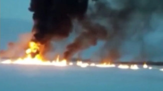 В «СибурТюменьГазе» пояснили, почему спустя две недели после ЧП Обь все еще горит