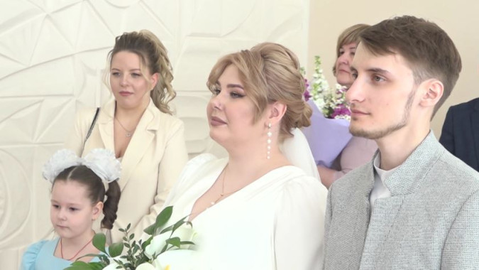 Зеркальная дата: на Ямале более полусотни пар решили пожениться 24 апреля 