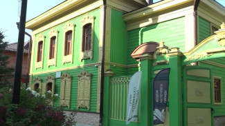 Ветераны Севера отправились на экскурсию «Тюмень деревянная»