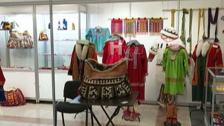 Работы поражают красотой и сложностью: 60 мастеров съехались в Салехард на выставку традиционного шитья народов Севера