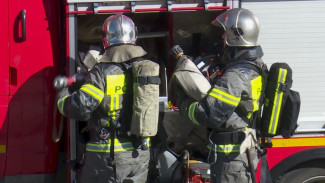 Салехардские пожарные провели учения: «тушили» Управление Росгвардии