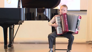 Маленькие, но уже самодостаточные музыканты: в Тазовском прошёл конкурс юных дарований «Дебют-2020»