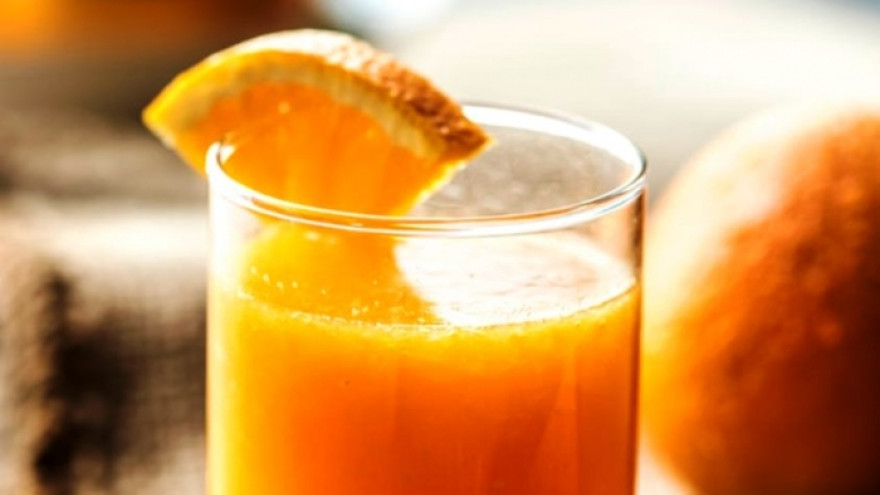 Ученые: апельсиновый сок эффективно защищает от старческого слабоумия