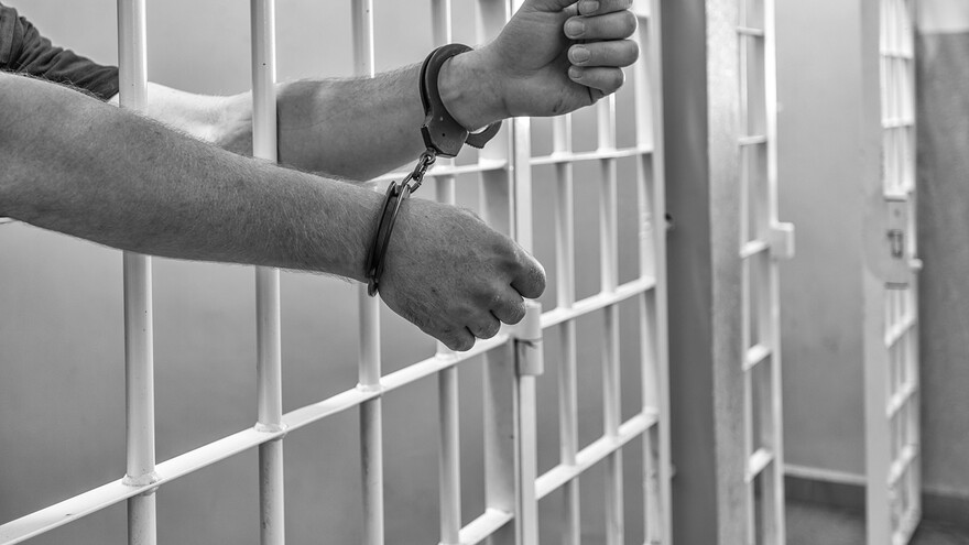 В Тазовском мужчина убил бывшего одноклассника