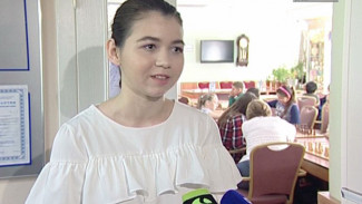 Александра Горячкина встретилась с воспитанниками «Полярной шахматной школы»
