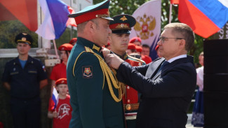 Полпред УрФО посетил экспозицию трофейного вооружения и военной техники стран НАТО