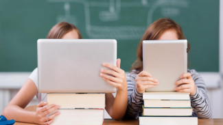 Образование через мобильный телефон, или как в ЯНАО проходят онлайн-уроки на уникальной платформе