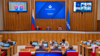 Депутаты Заксобрания ЯНАО приняли 11 новых окружных законов