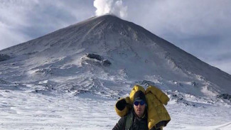 Опасное и экстремальное путешествие. Альпинист из Колымы застал извержение самого большого вулкана в Евразии 