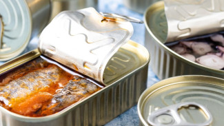 Как не испортить Новый год: жителям ЯНАО назвали признаки опасных рыбных консервов 