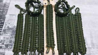 В Салехарде добровольцы ZOV89 начали выпуск «Браслетов жизни»