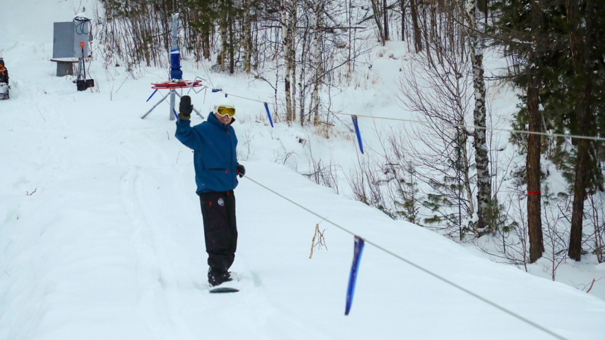Канатную дорогу для сноубордистов построили в Надыме