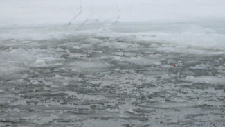 В Ямальском районе четверо тундровиков провалились под лед