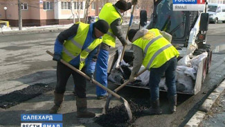 Салехардские дороги готовят к майским парадам