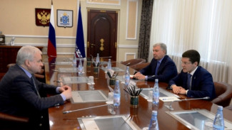 Дмитрий Артюхов встретился с послом России в КНР Андреем Денисовым