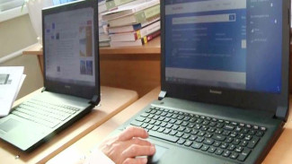 От управления мышкой до Госуслуг: панаевские пенсионеры учатся компьютерной грамотности