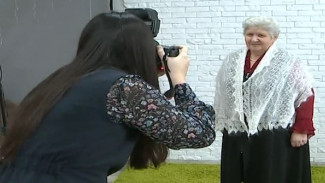 Красота в любом возрасте: в Губкинском устроили фотосессию для дам серебряного возраста