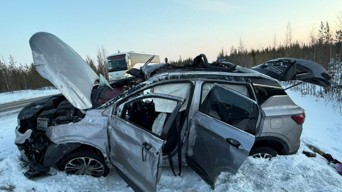 Один человек погиб и двое детей пострадали в ДТП на трассе Сургут — Салехард