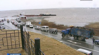 17 метров в секунду - при такой силе ветра перестают курсировать паромы