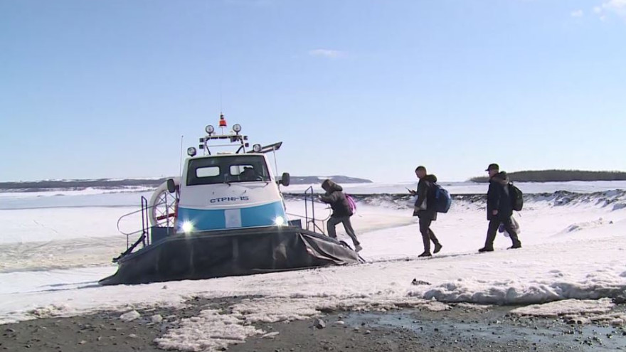 На переправе Салехард - Лабытнанги на время ледохода остановят суда на воздушной подушке