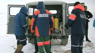 Продолжают выезжать на неокрепший лёд: сотрудники «Ямалспаса» оказали помощь 19 ямальцам, ещё трое найдены погибшими